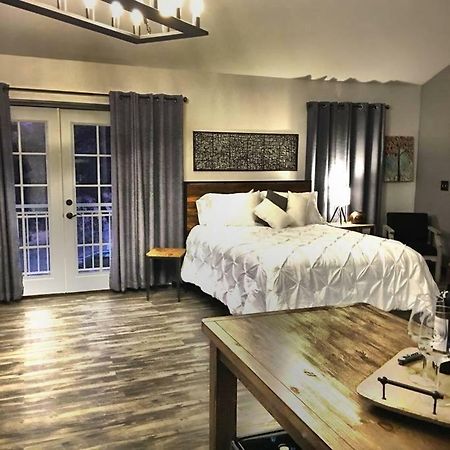 Papillon Cellars - The Loft Hotel Mariposa Ngoại thất bức ảnh